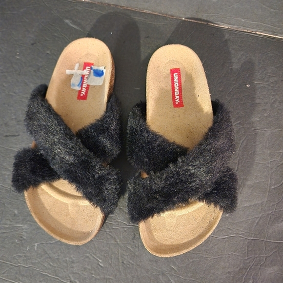 Unionbay Marlee Faux Fur Upper Sandals Size 6M - Picture 1 of 7